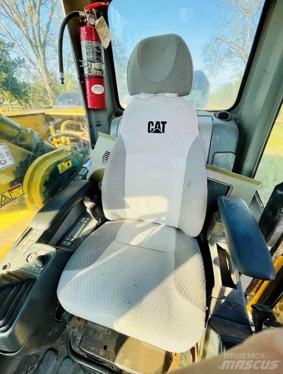 CAT 330DL 대형 굴삭기 29톤 이상
