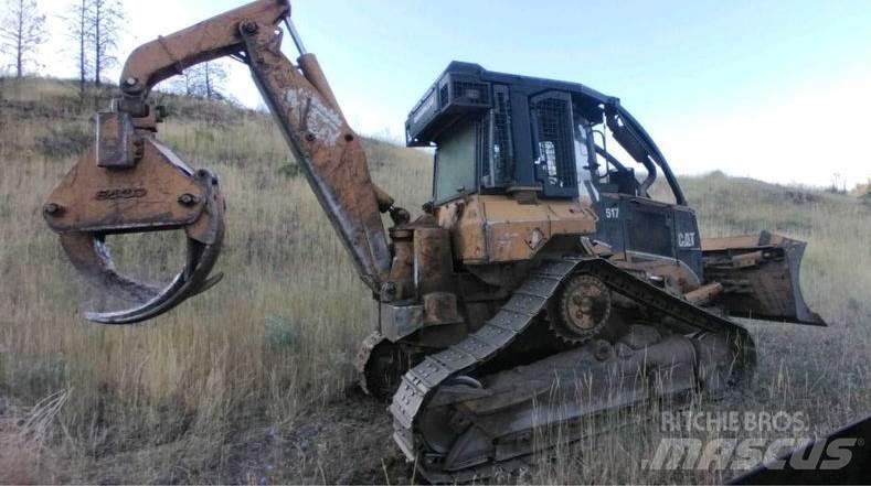 CAT 517 목재스키더