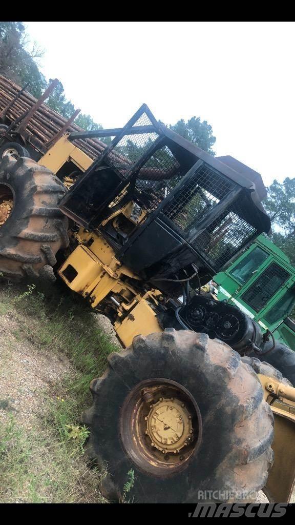 CAT 518 목재스키더