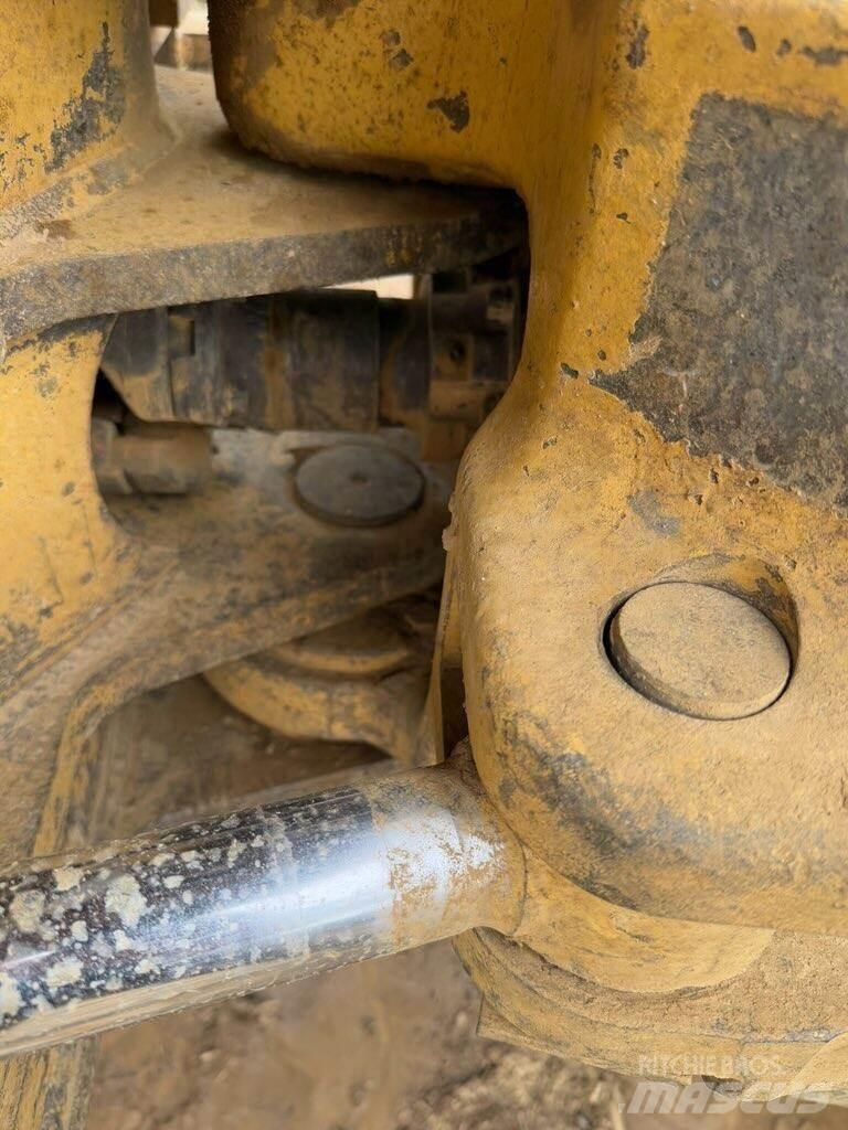 CAT 518 목재스키더