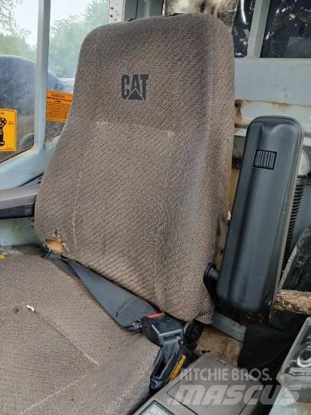 CAT 521 팰러번처