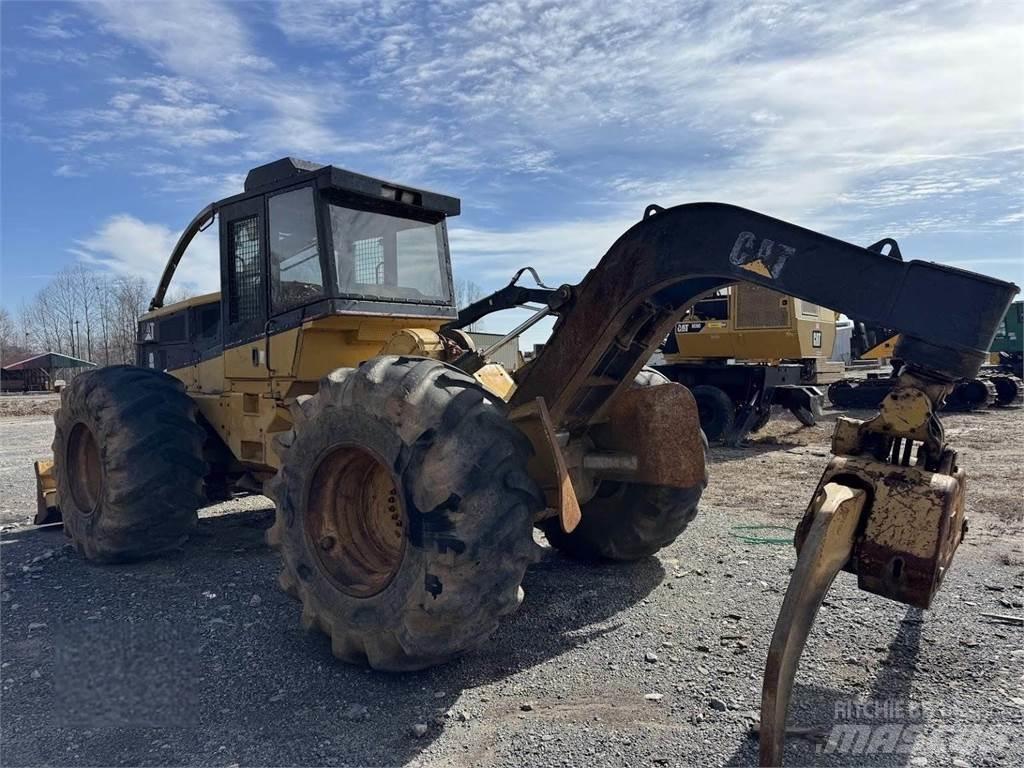 CAT 525B 목재스키더
