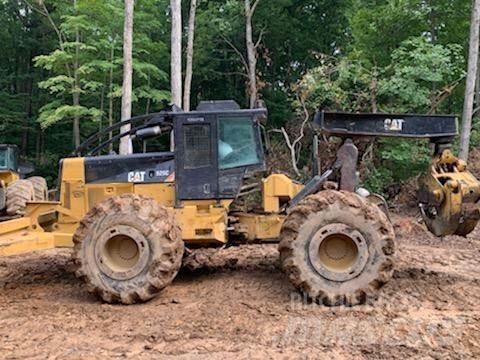 CAT 525C 목재스키더