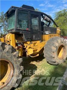 CAT 525C 목재스키더