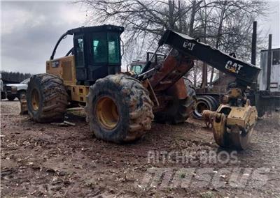 CAT 525D 목재스키더