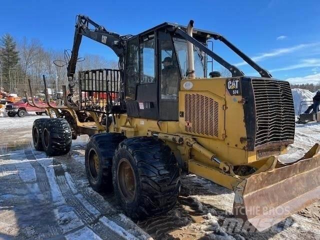 CAT 574 원목 포워더
