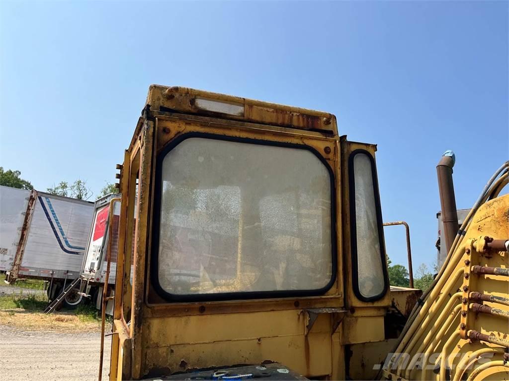 CAT 613C 스크레이퍼