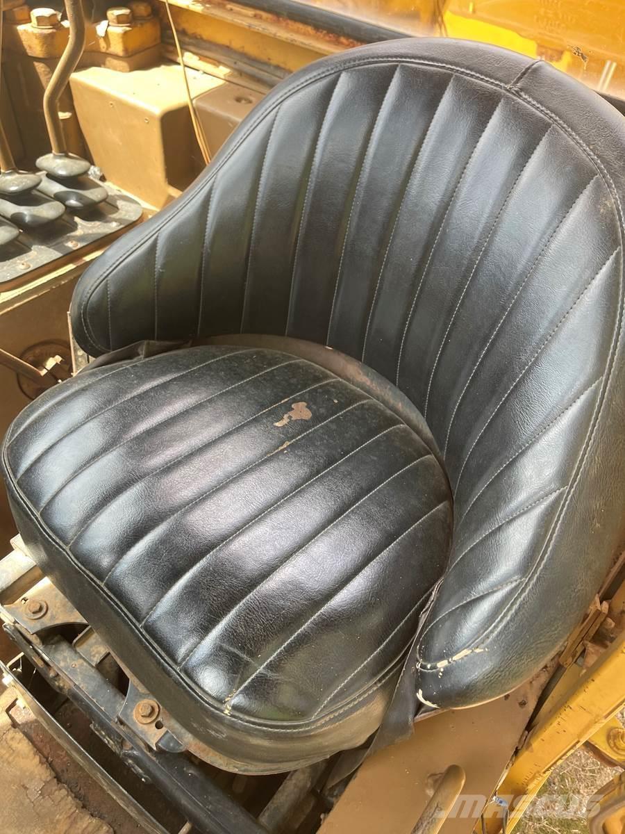 CAT 621E 스크레이퍼