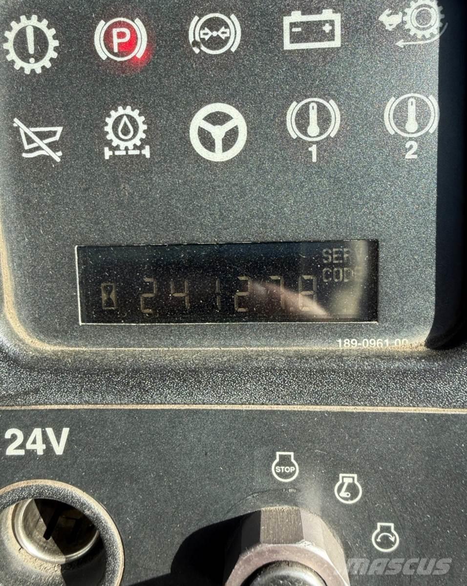 CAT 740B 연결식 홀러