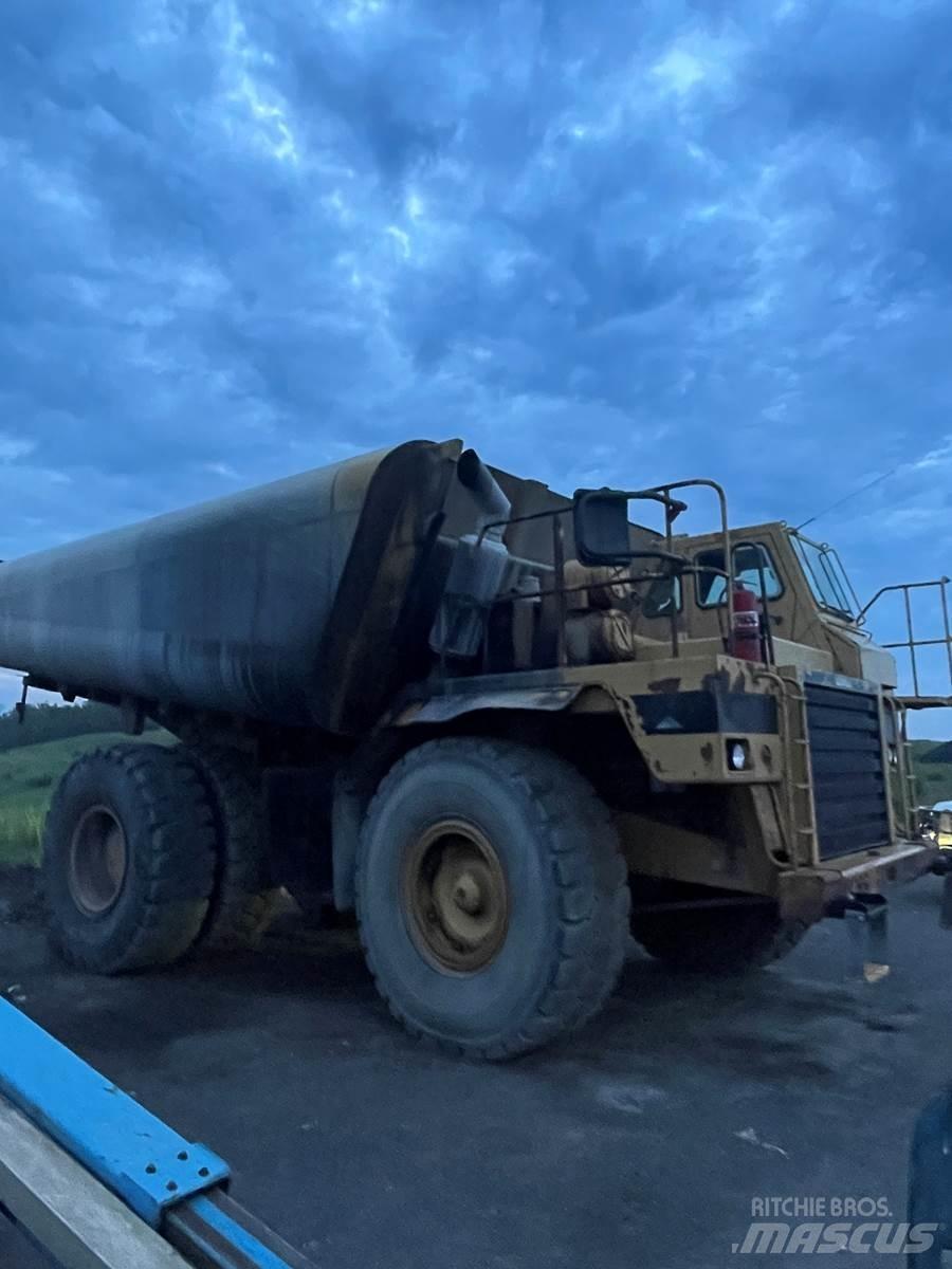 CAT 773B 탱커 트럭