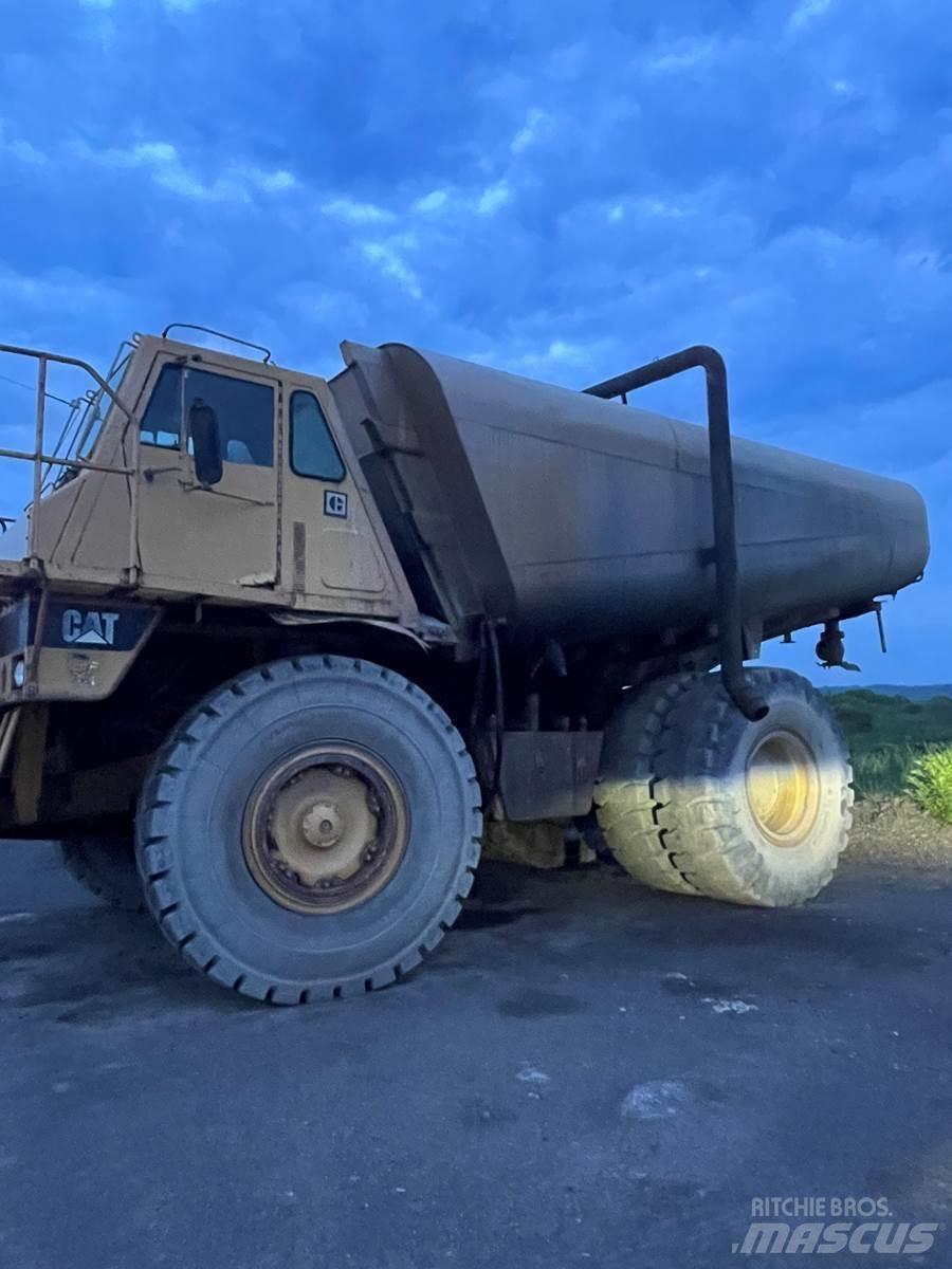 CAT 773B 탱커 트럭