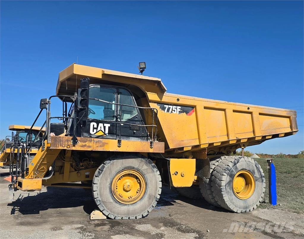 CAT 775F 연결식 홀러