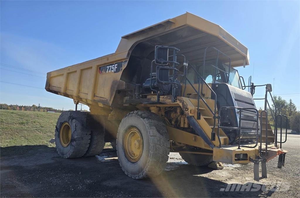 CAT 775F 연결식 홀러