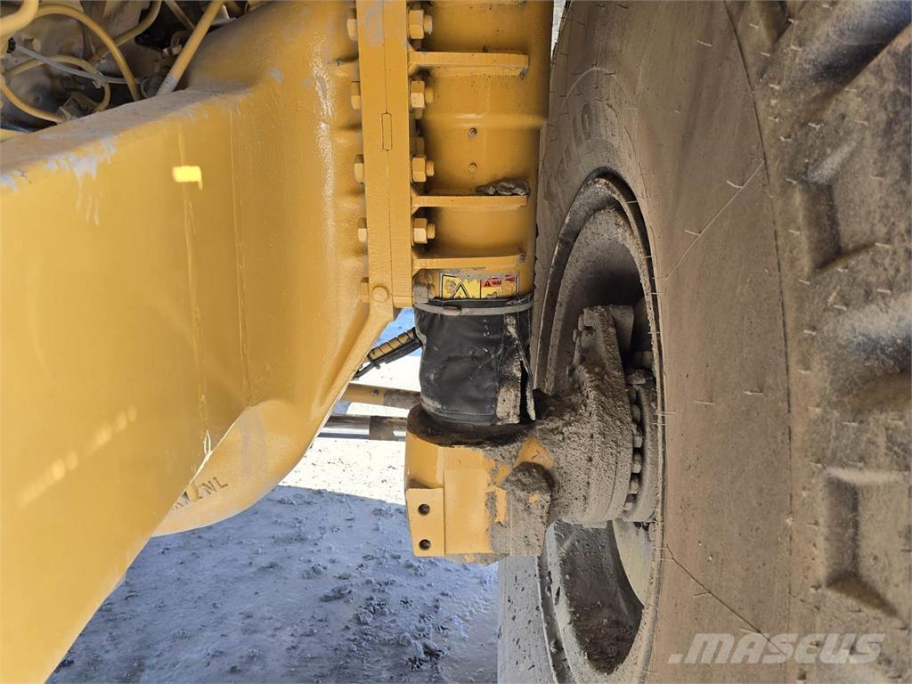 CAT 775F 연결식 홀러
