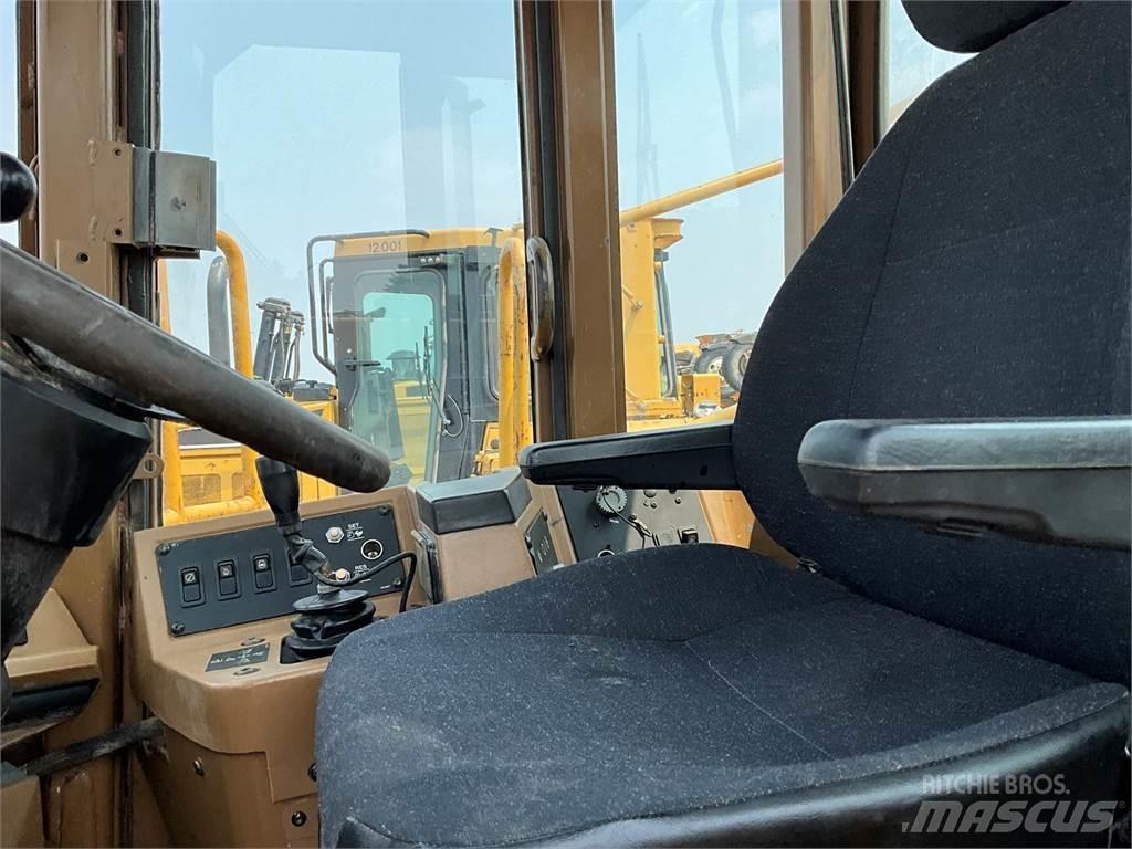 CAT 815F 토양 다짐기