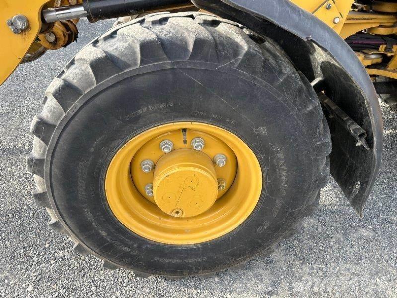 CAT 906M  휠로우더