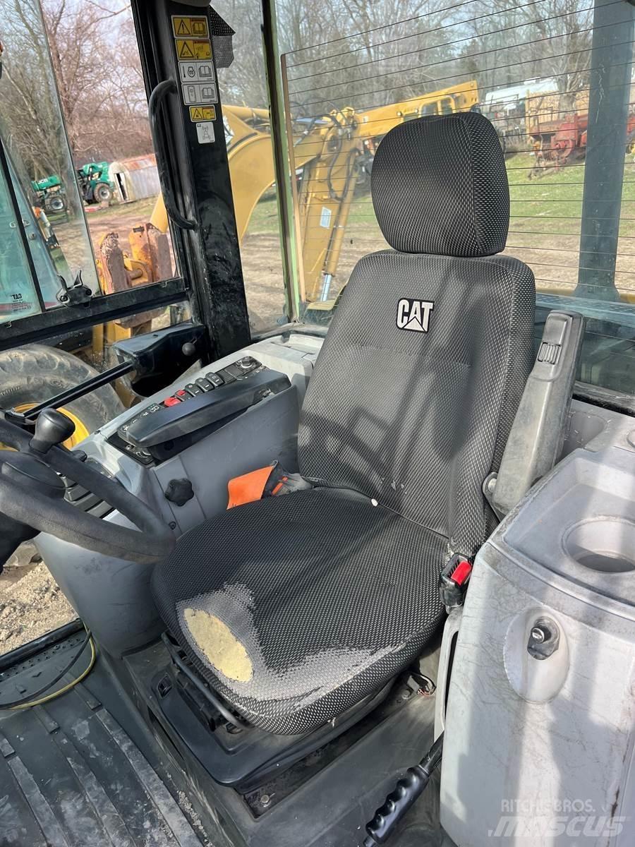 CAT 906M  휠로우더