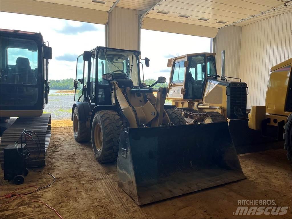CAT 908M  휠로우더