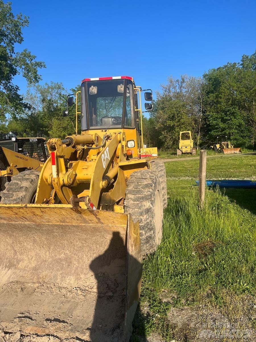 CAT 916  휠로우더