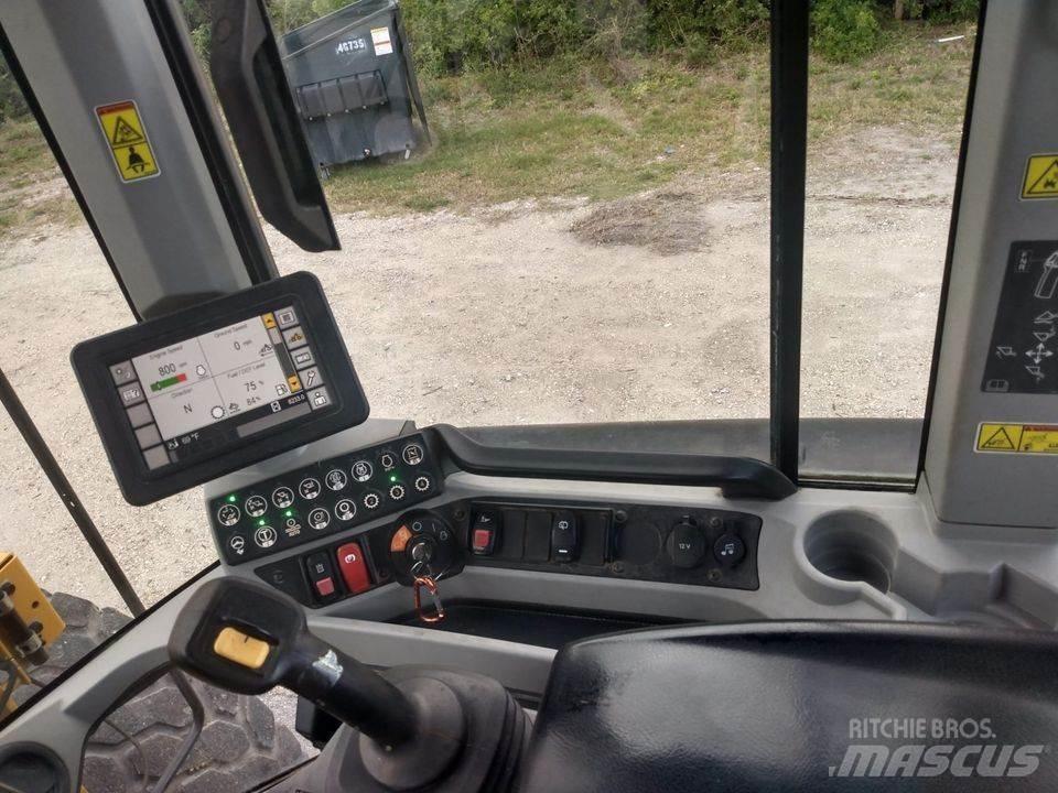 CAT 930M  휠로우더
