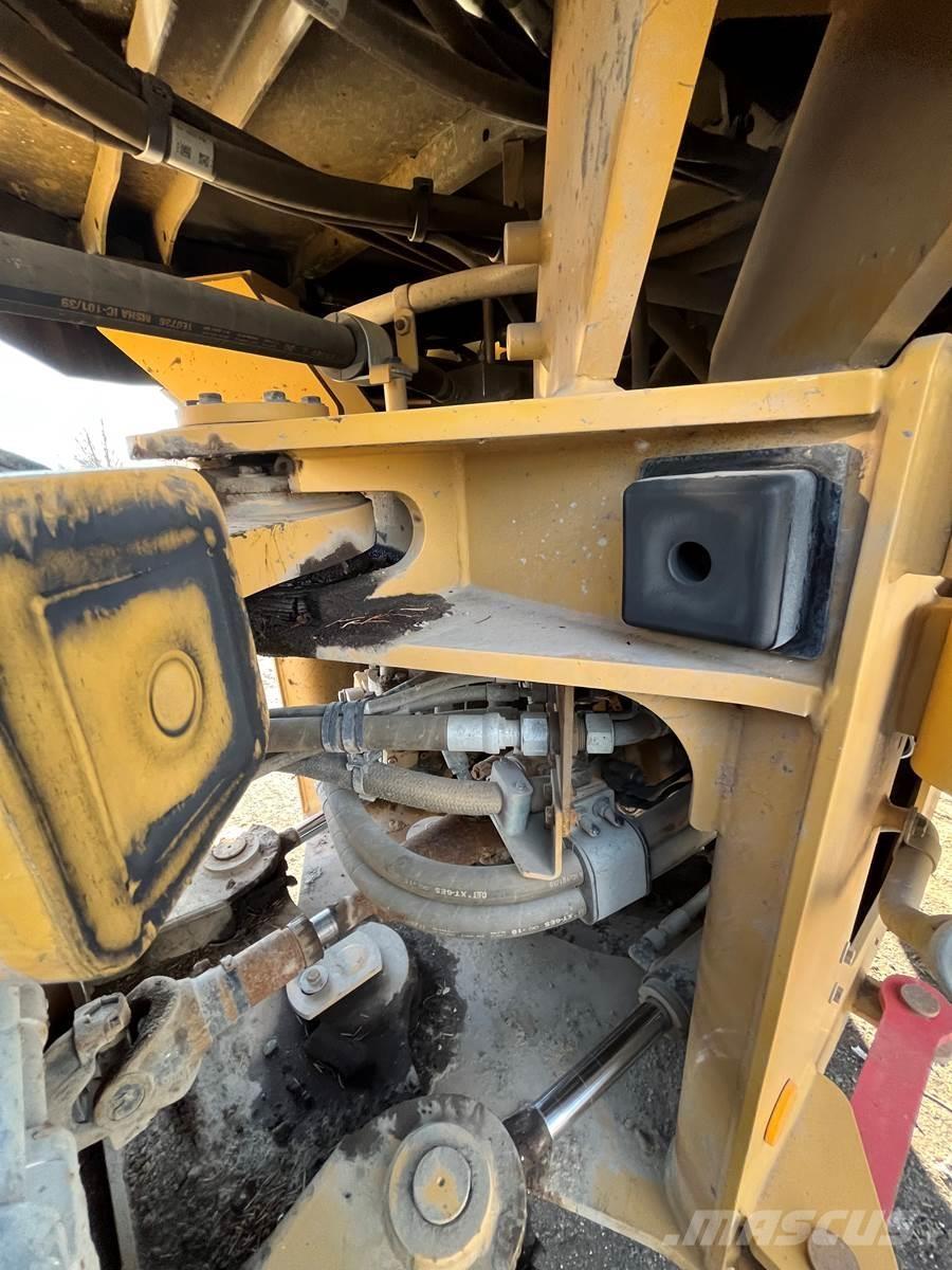 CAT 930M  휠로우더