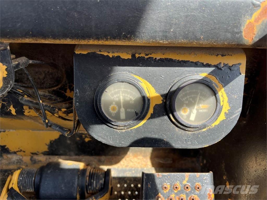 CAT 953 궤도식 로우더
