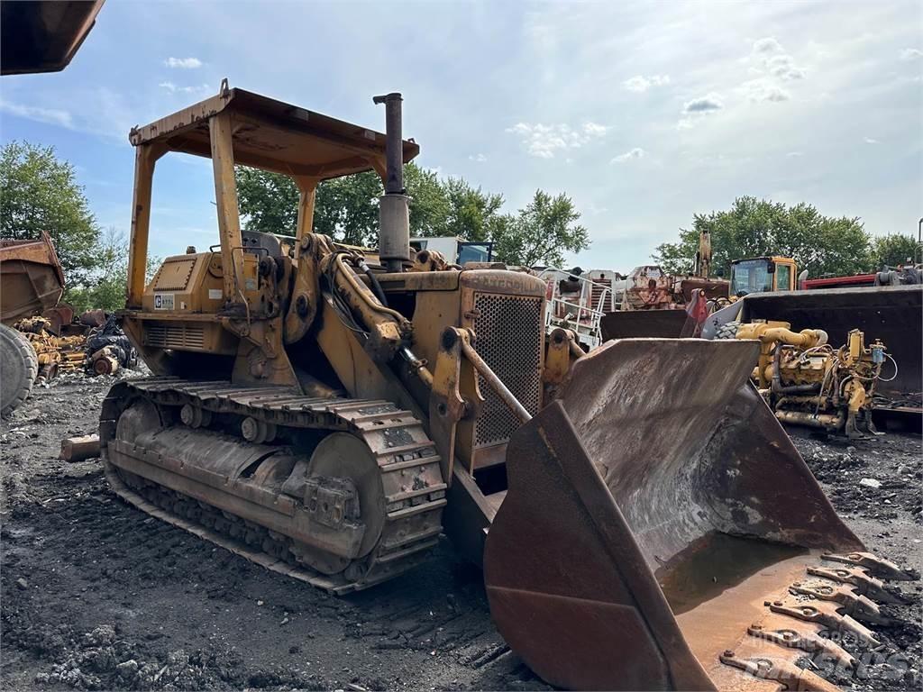 CAT 977 궤도식 로우더