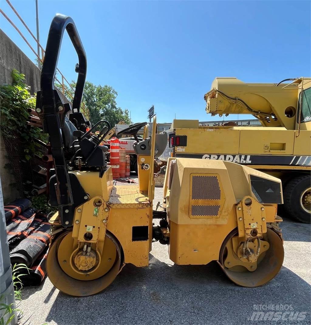 CAT CB22 싱글 드럼 롤러