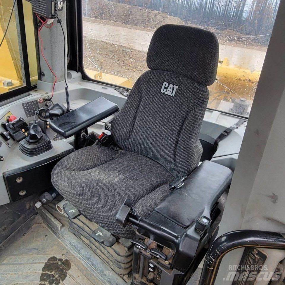 CAT D10T 크롤러 도저