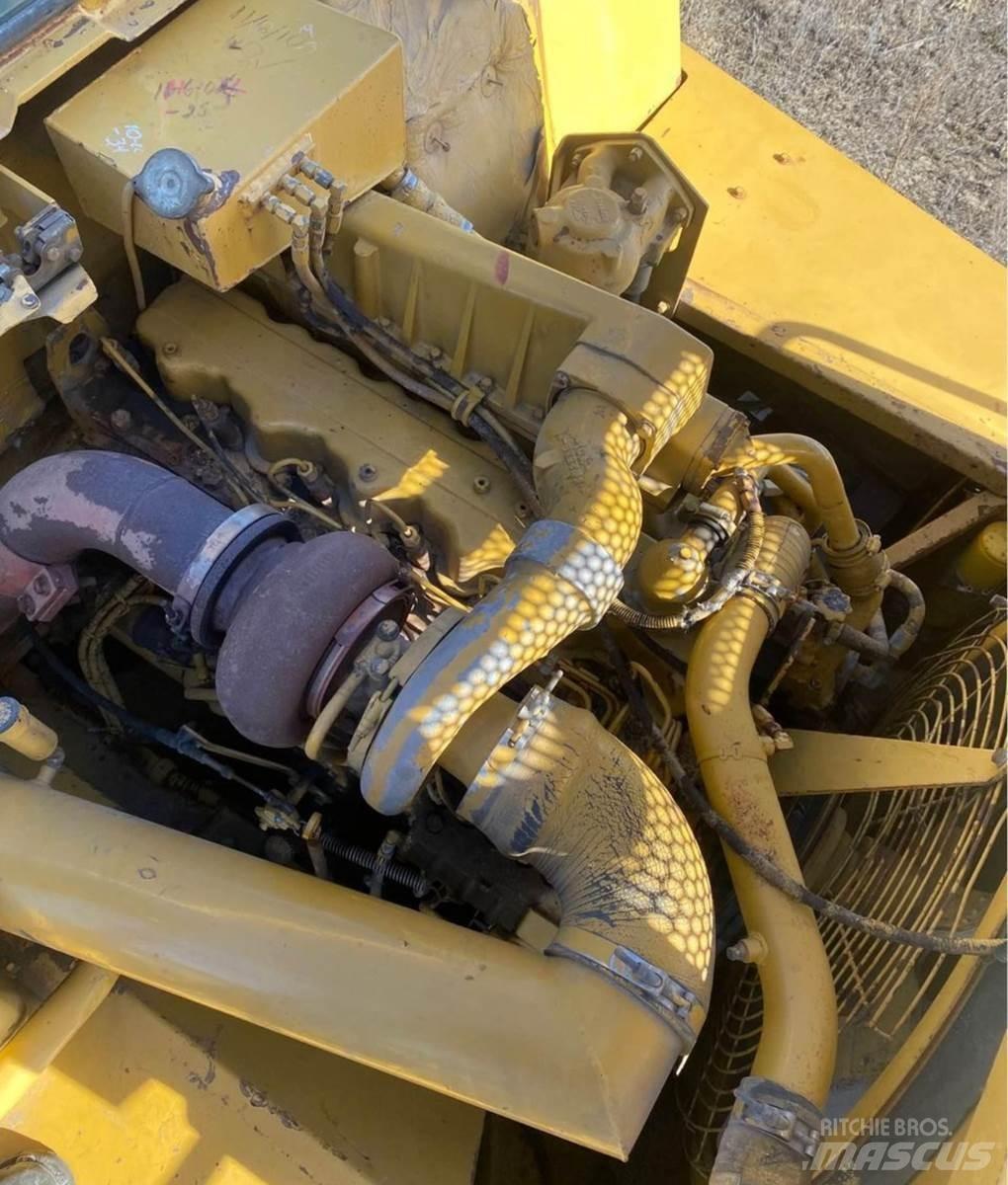 CAT D250B 연결식 홀러