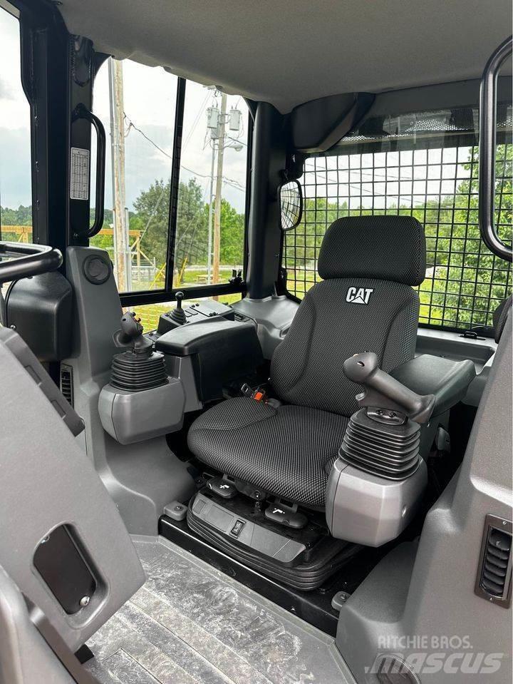CAT D3 크롤러 도저