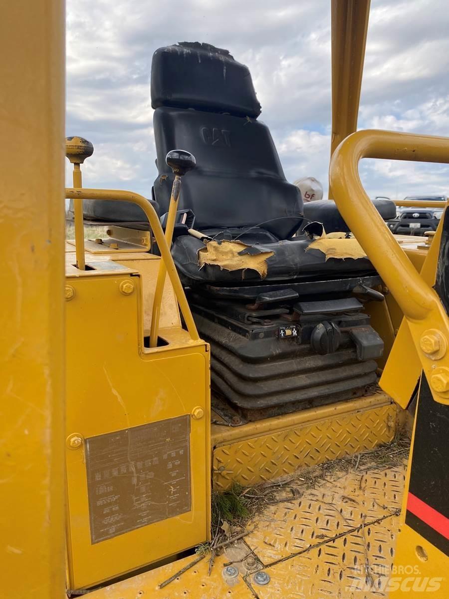 CAT D3C 크롤러 도저