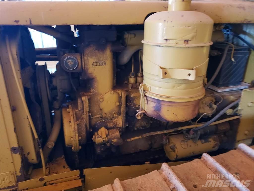 CAT D4 파이프레이어 도저