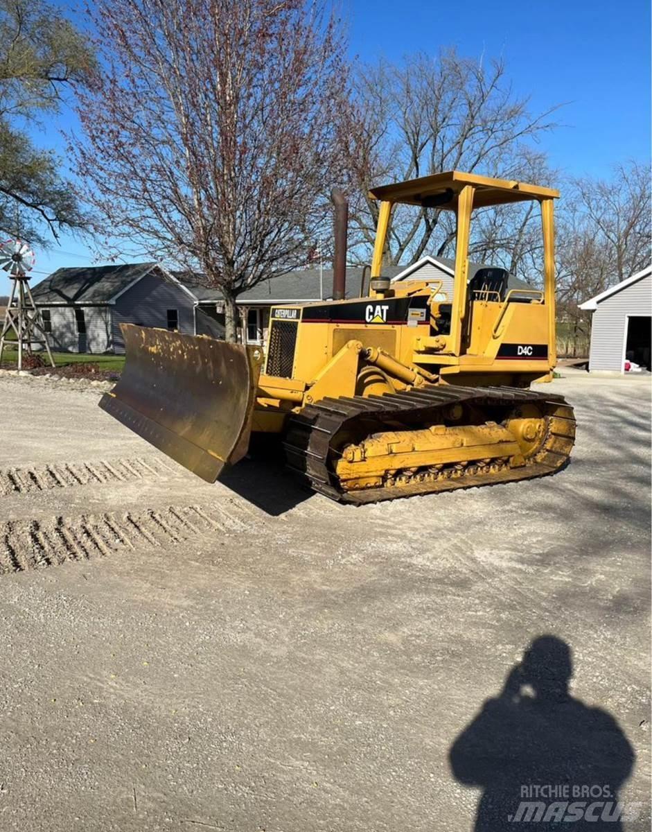 CAT D4C 크롤러 도저