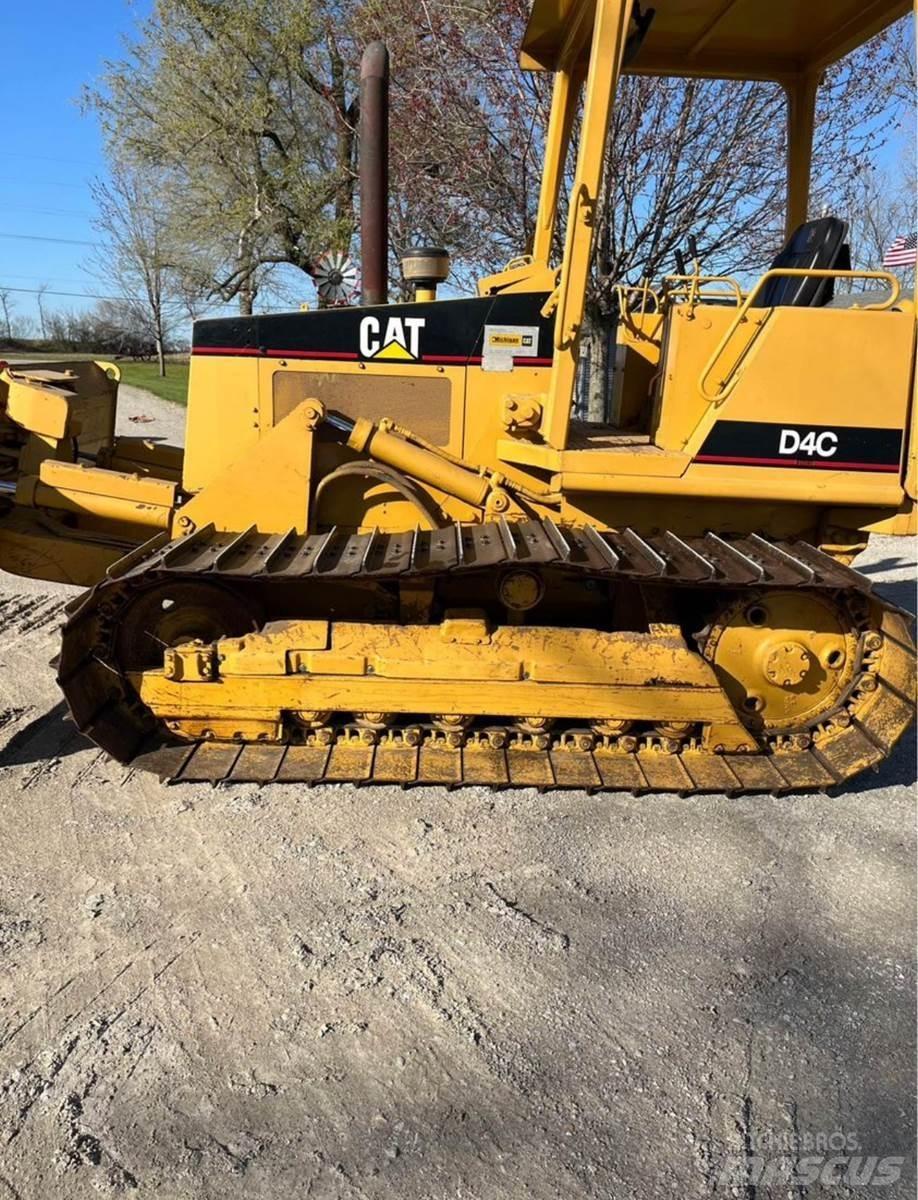 CAT D4C 크롤러 도저