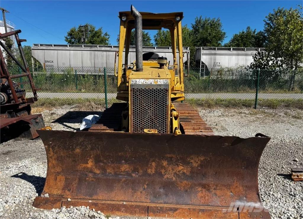 CAT D4C 크롤러 도저