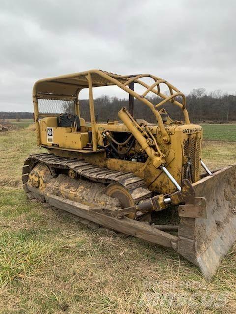 CAT D4D 크롤러 도저