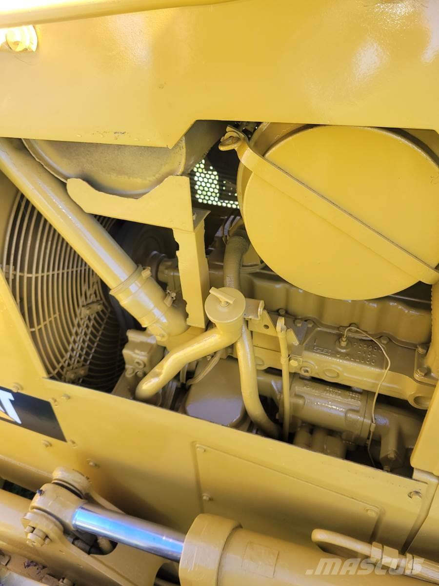 CAT D5H 크롤러 도저