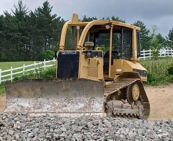 CAT D5M 크롤러 도저