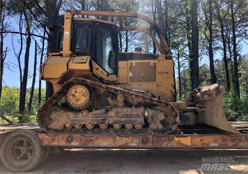 CAT D5M 크롤러 도저