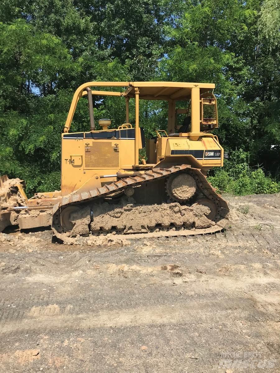 CAT D5M 크롤러 도저