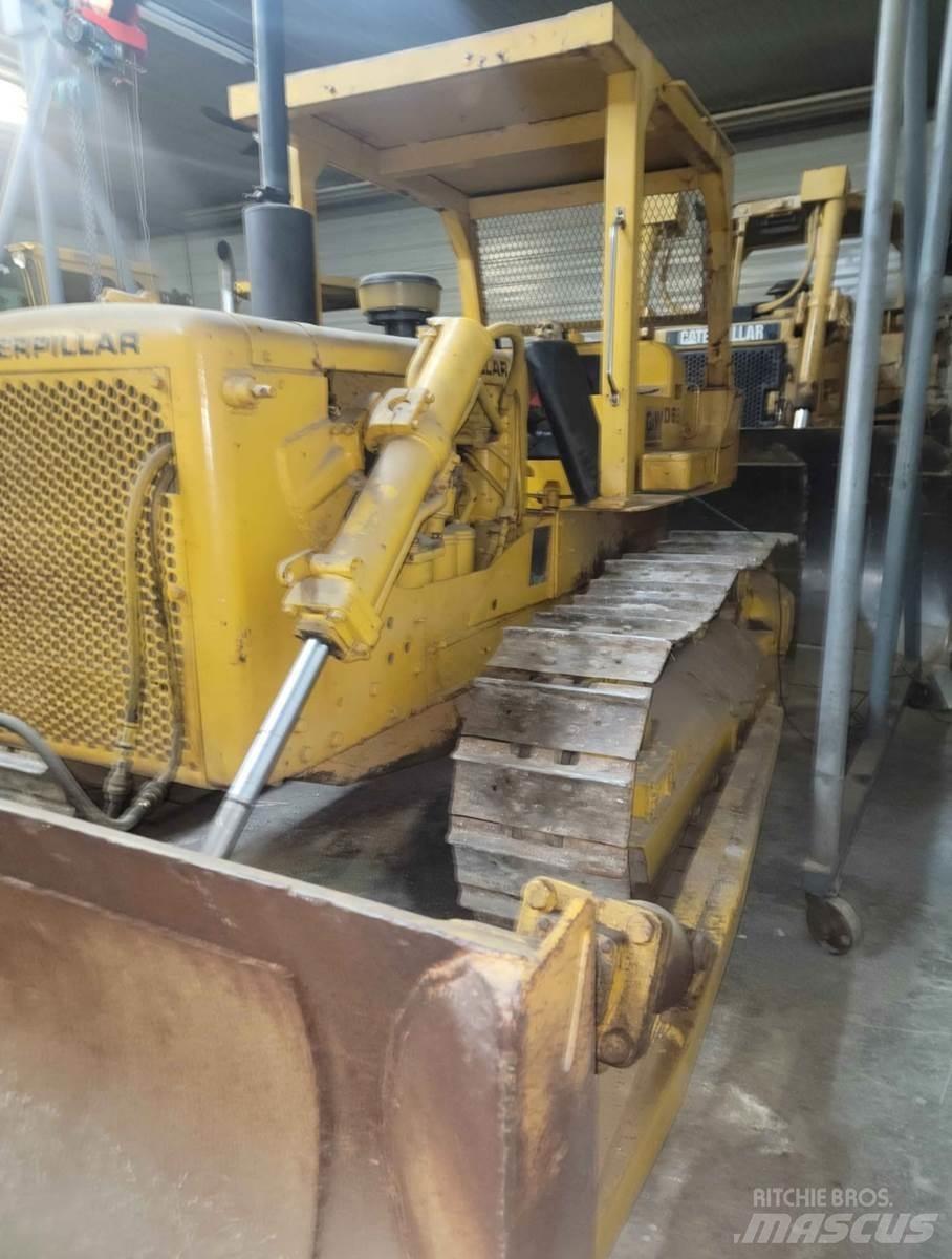 CAT D6B 크롤러 도저