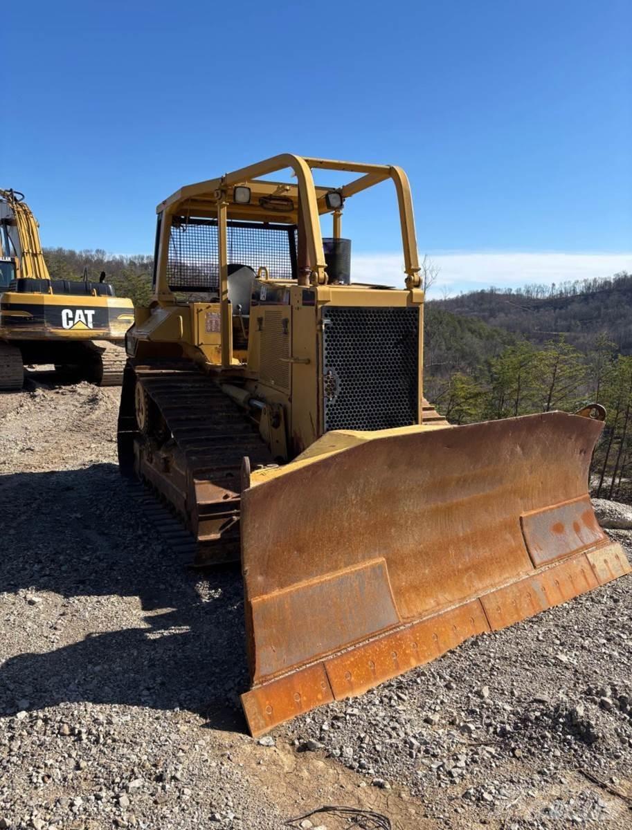 CAT D6M XL 크롤러 도저