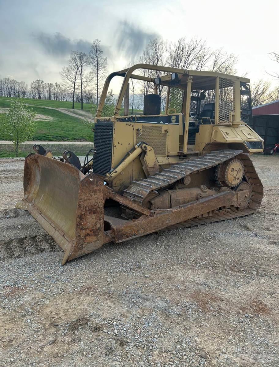 CAT D6M XL 크롤러 도저