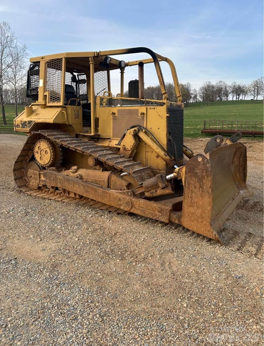 CAT D6M XL 크롤러 도저