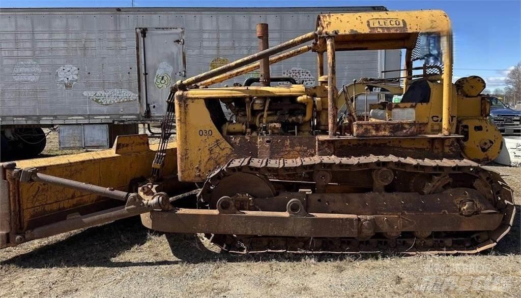 CAT D7 크롤러 도저