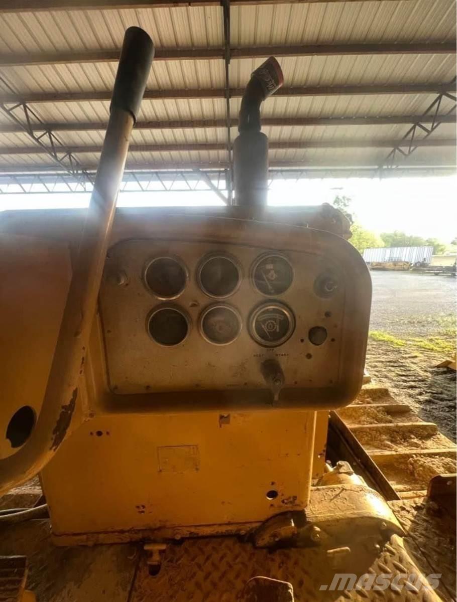 CAT D8H 크롤러 도저