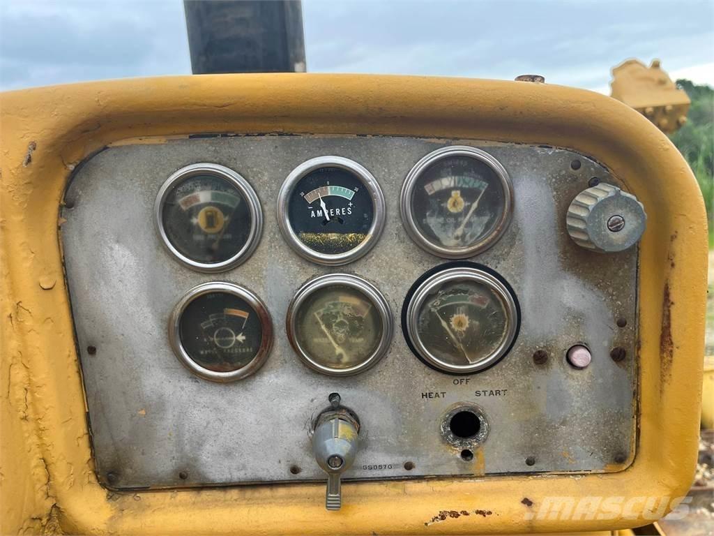 CAT D8H 크롤러 도저