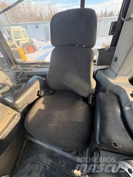 CAT D8T 크롤러 도저