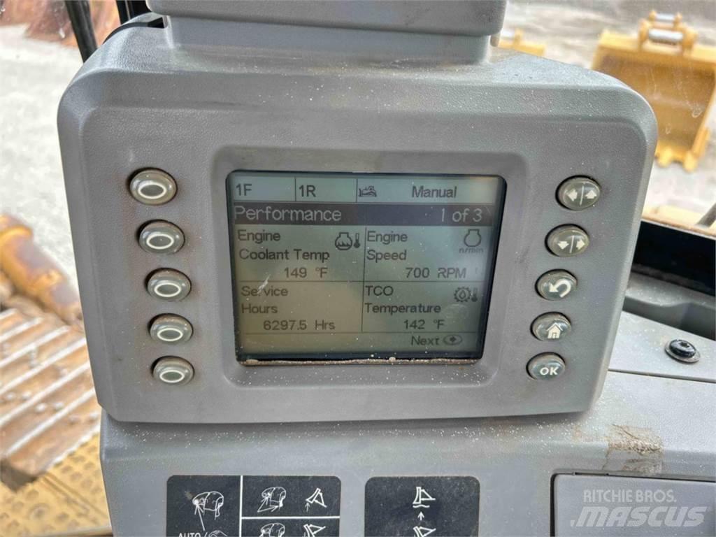 CAT D8T 크롤러 도저